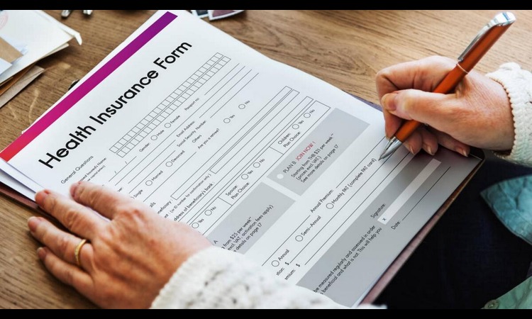 Does your employer have to pay for your health insurance in the UAE?